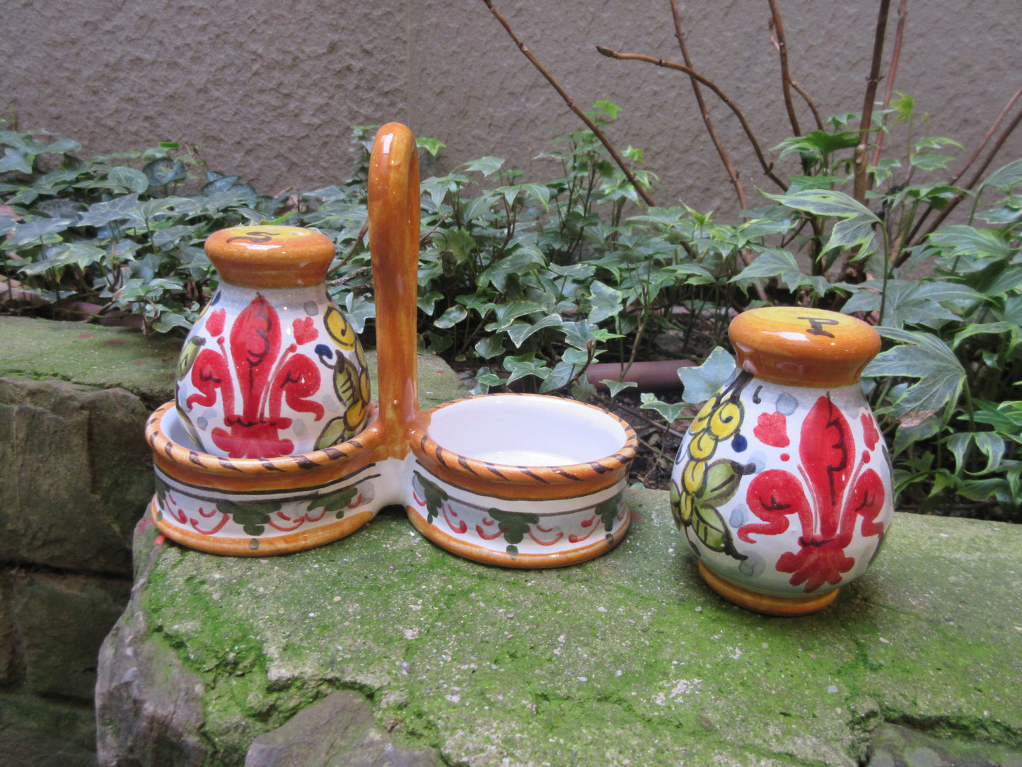 saliera e pepiera in ceramica
