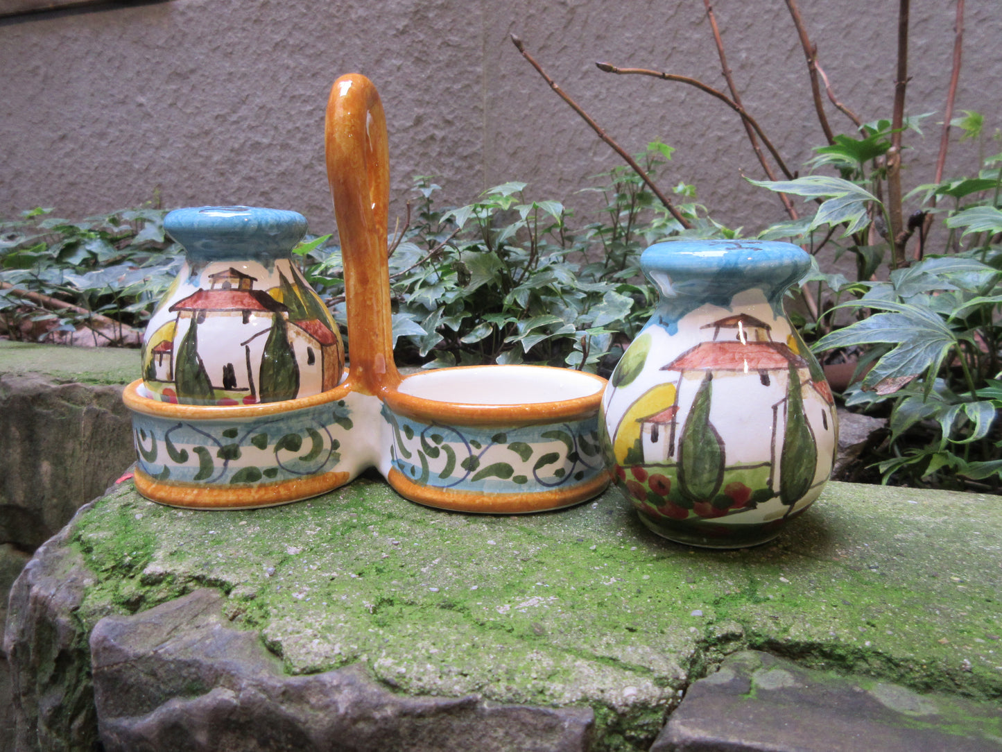saliera e pepiera in ceramica