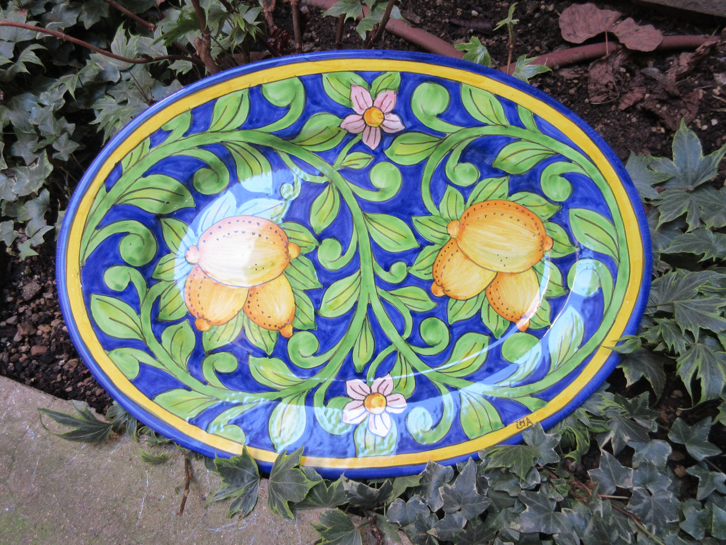 Piatto in ceramica