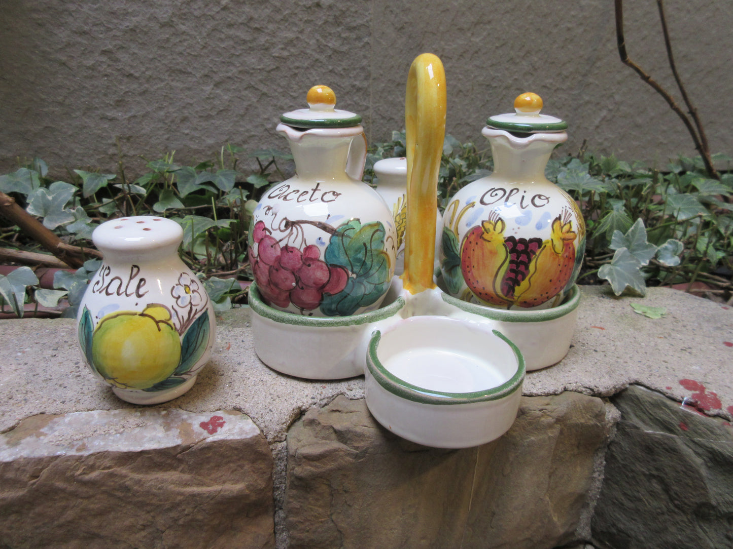 Set in ceramica per olio, aceto, sale e pepe